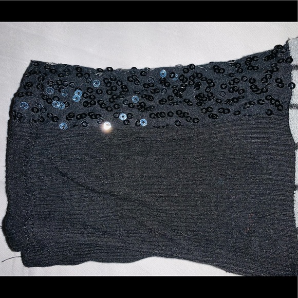 Women’s Karen by Karen Kane horizontal stripe top with sequin sleeve detail - Picture 8 of 9